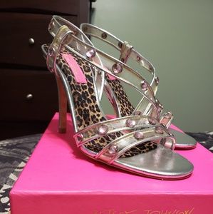 Size 8 Betsey Johnson sandal